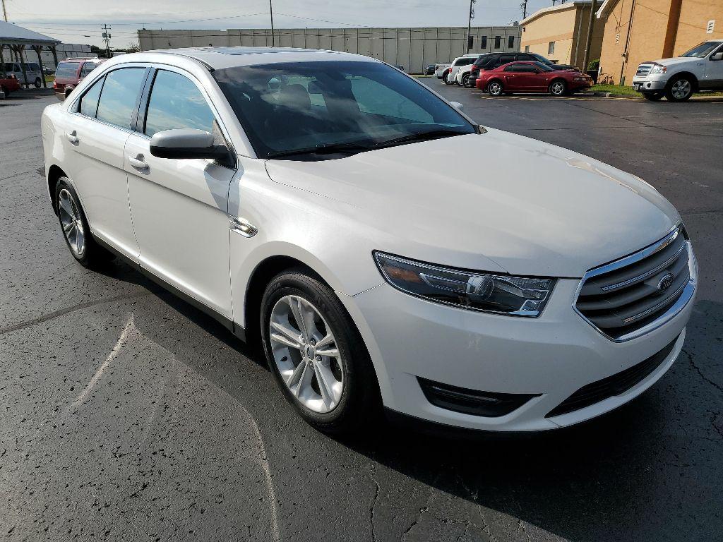 Pre-Owned 2017 Ford Taurus SEL